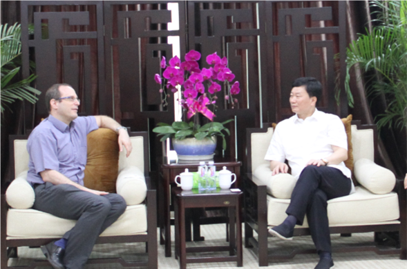 以色列驻成都总领事蓝天铭一行莅临尊龙凯时集团旅行考察