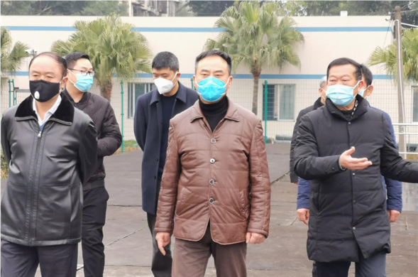 资阳市委常委、市政府常务副市长刘铁一行莅临资阳尊龙凯时检查指导疫情防控事情
